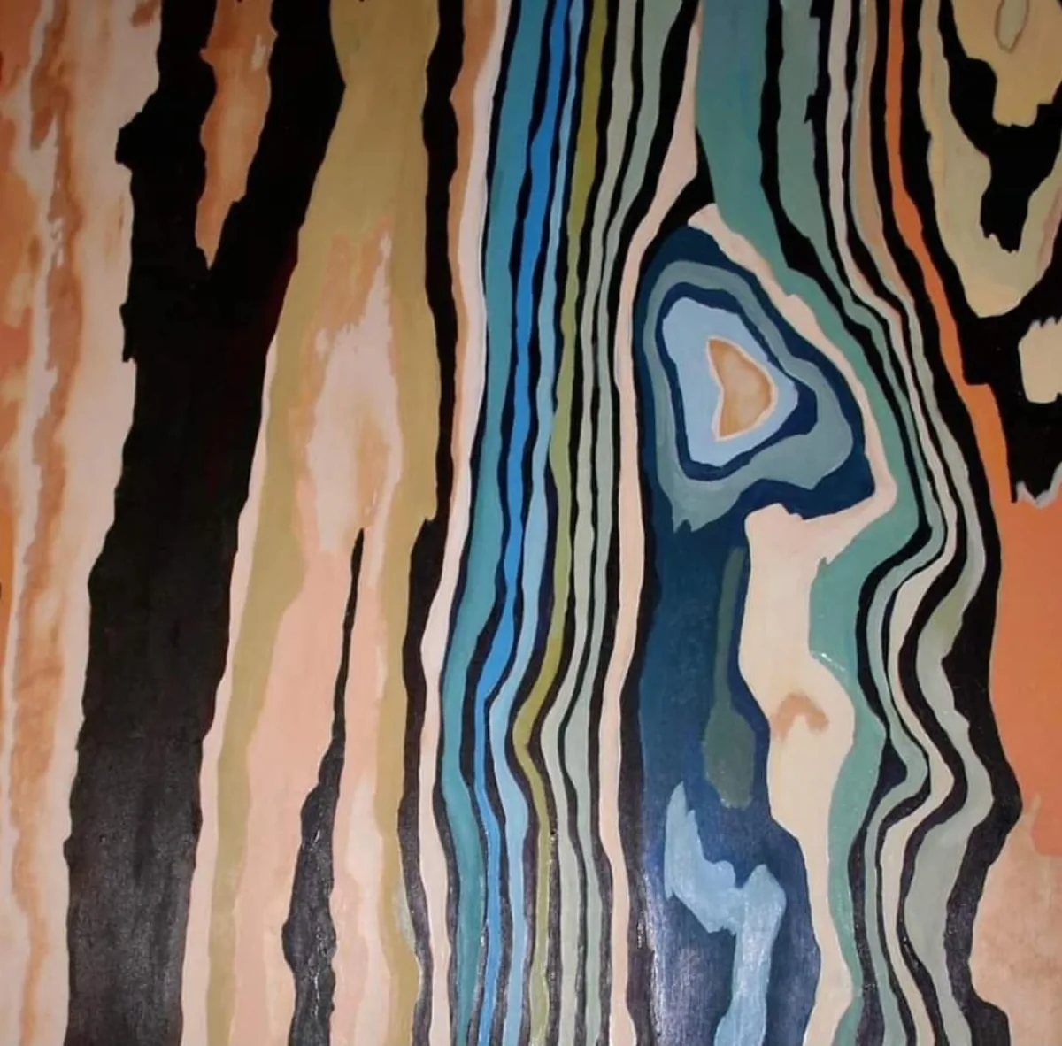 Abstrakte vertikale Linien in Erd- und Blautönen auf Holz