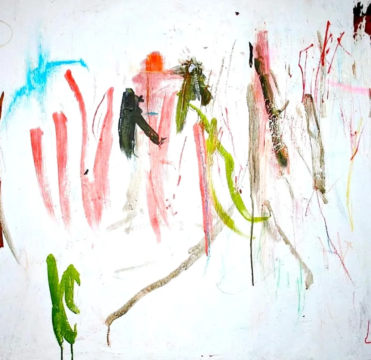 Minimale gestische Spuren in Rosa und Grün auf weißem Grund